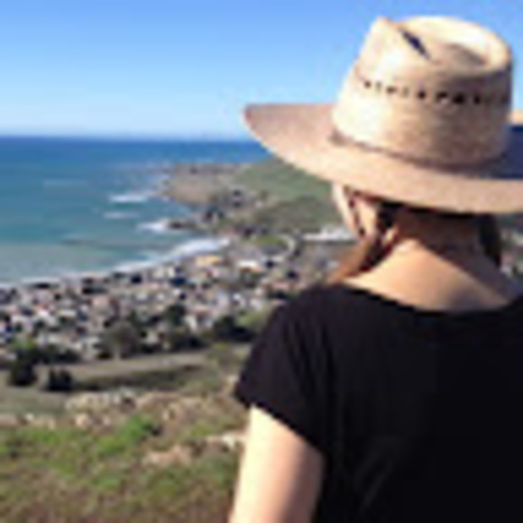 Meet your Posher, Julie - Picture 1 of 1